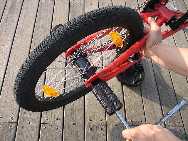 Bmxライダー 岡山 潤 日記 チェーンの張り方 ホイールセンターの合わせ方