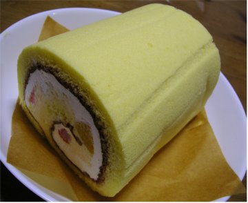 ア ラ カンパーニュの限定トライフルロール だって食べるの大好きなんだもん