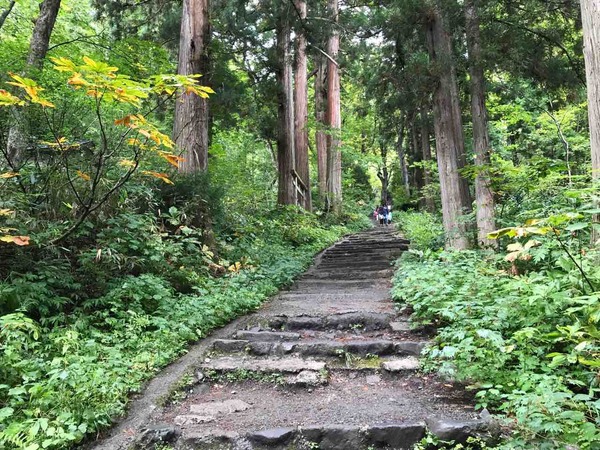 05.奥社へ昇る階段