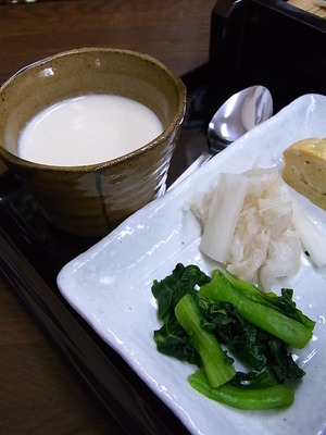 03.お新香と胡麻プリン