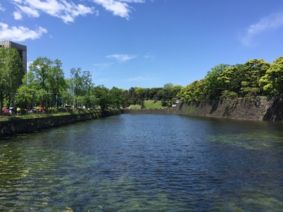お堀
