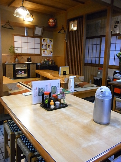 04.レトロな店内
