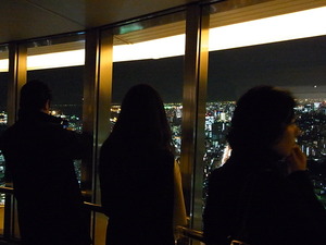 13.仕事モードで映像と画像を撮影しまくる人達