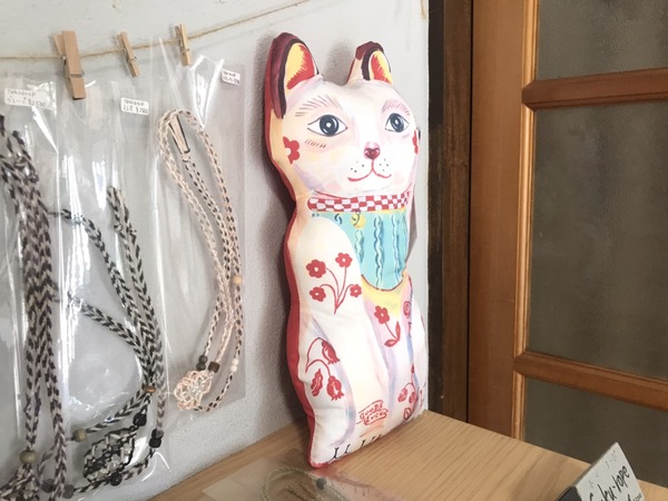 玄関の招き猫