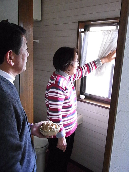 11.会社の奥から