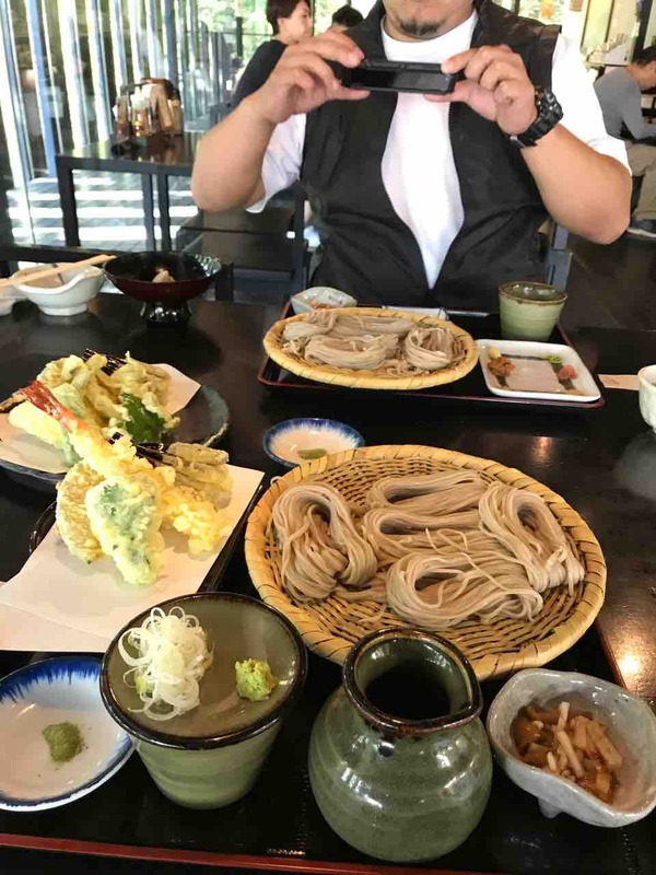 11.広く清潔な店内