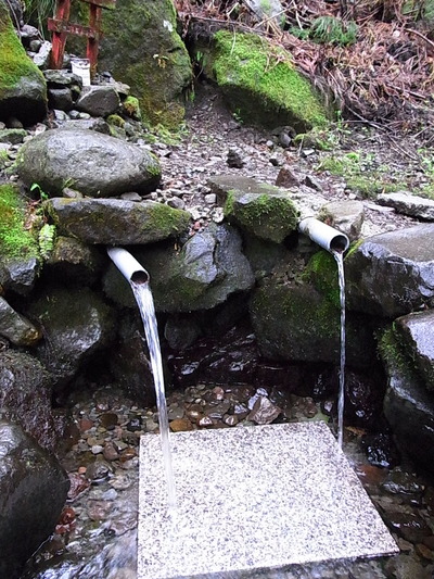 13.山の清水