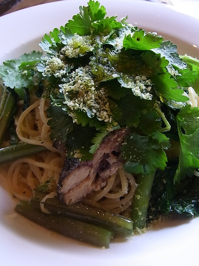 08.秋刀魚マリネとパクチーのパスタ