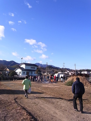 05.空き地には人がいっぱい