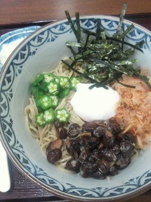 10.黒豆納豆そば登場
