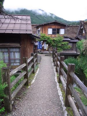 裏道・小道を探検し