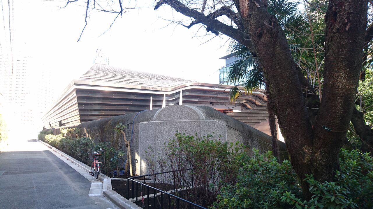 港区 東京のど真ん中にある巨大宗教施設 霊友会釈迦殿 霊友会 Anabolic Town