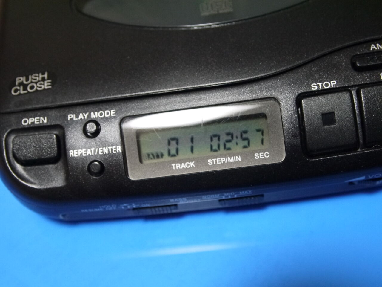ポータブルCDプレーヤーを買う(DiscmanD-33) : (ヴィンテージ ポータブルCDプレーヤーを買う(DiscmanD-33) : (ヴィンテージ