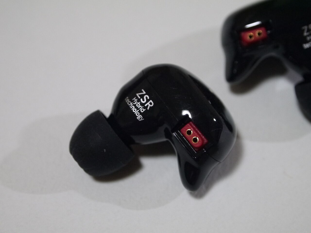 中華イヤホンKZ ZSRレビュー : （ヴィンテージではない）レトロ