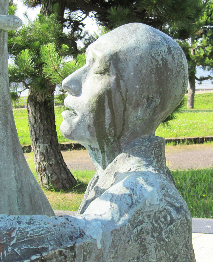 ハーンの怪談 耳なし芳一 の像 水郷松江噺