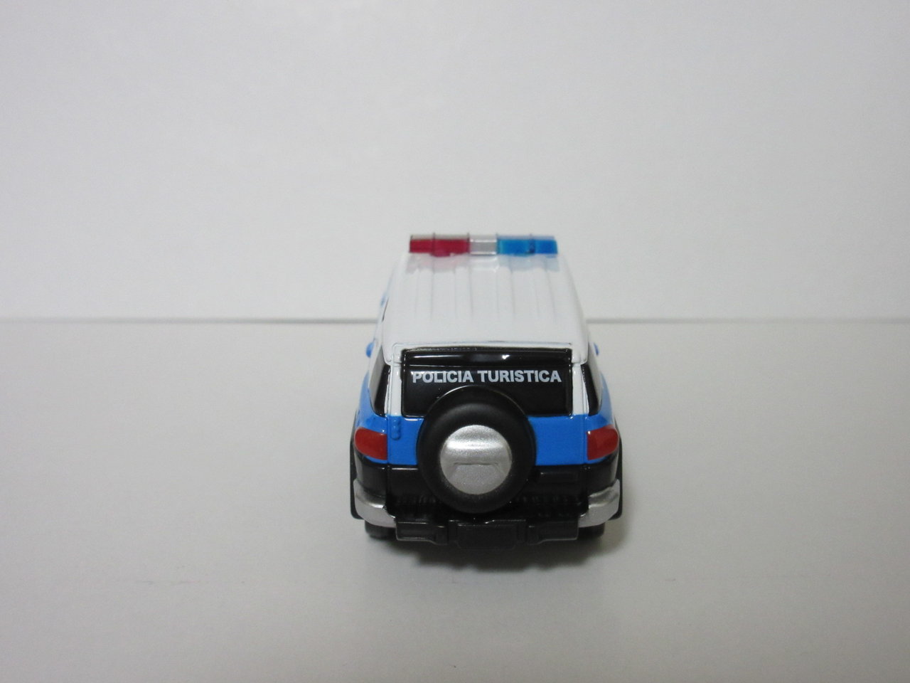 トミカ トヨタFJクルーザー観光警察仕様 プレゼントキャンペーン
