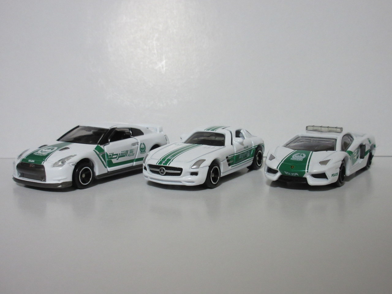 オリジナルトミカ メルセデスベンツ SLS AMG ドバイ警察仕様 トミカ メルセデスベンツ ドバイ警察仕様 非売品 キャンペーン