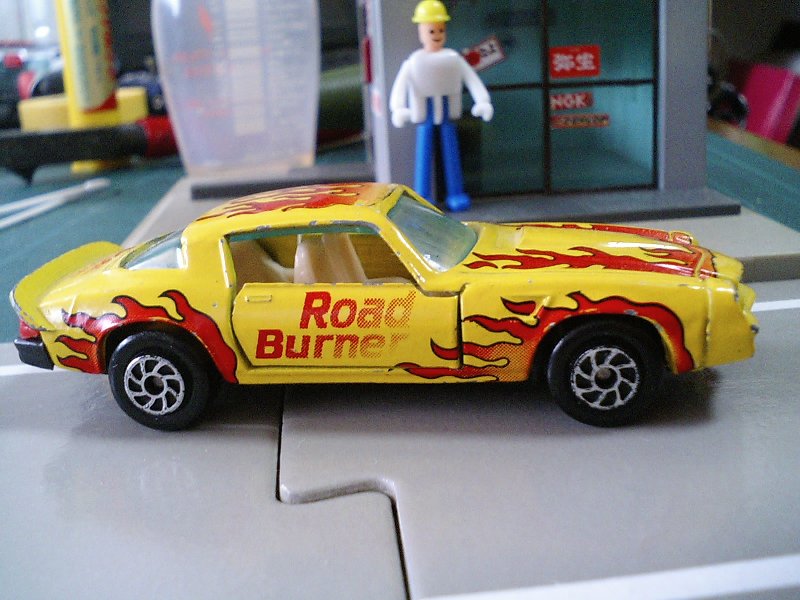 トミカ　トランスフォーマー　バンブルビー Amazon.co.jp: トミカ ドリームトミカ No.151