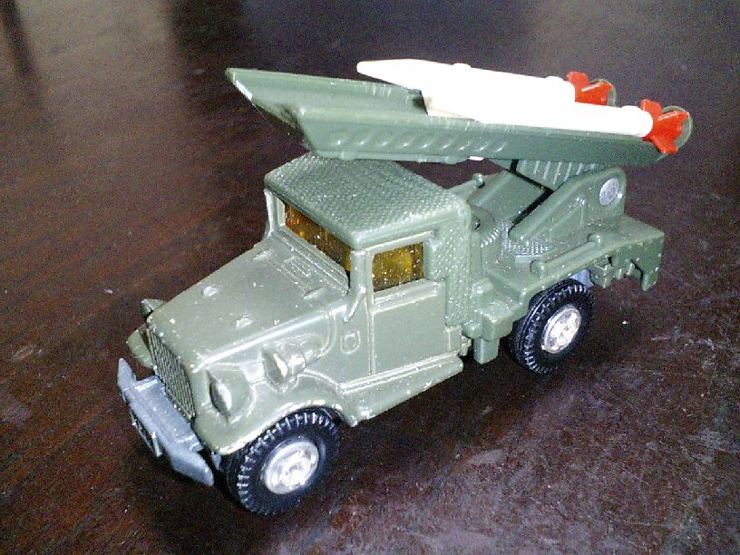 軍靴の音が聞こえるシリーズ : トミカ解体所