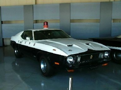 フォード・マスタング・マッハI 日本の警察車両 フォード・マスタング・マッハI 日本の警察車両 日本の警察車両