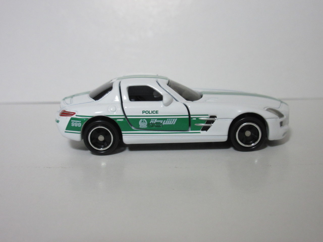 メルセデスベンツSLS AMG ドバイ警察仕様 : トミカ解体所