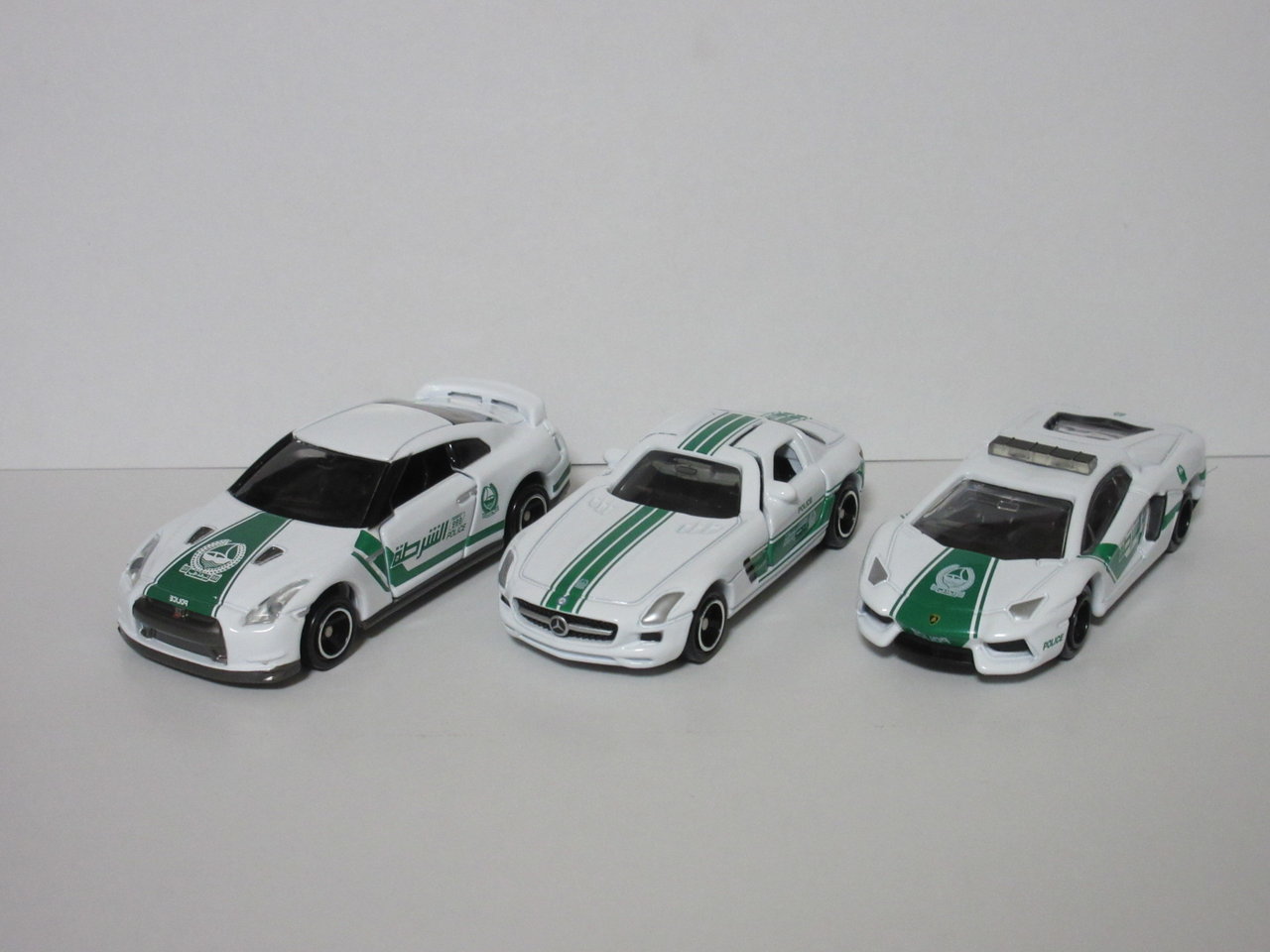 オリジナルトミカ メルセデスベンツ SLS AMG ドバイ警察仕様