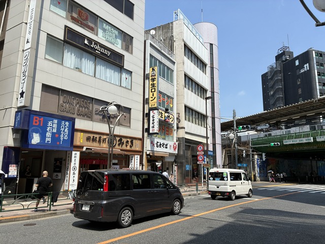 3BA6A686-D180-4080-B1C0-30C385370AE5_1_102_o