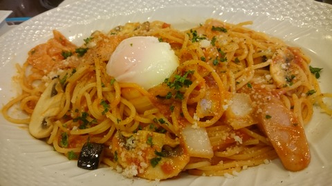 台風一過とナポリタンランチと絲山秋子