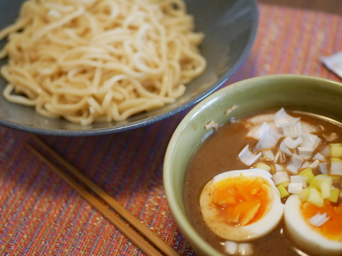 炎暑のつけ麺と嘉納治五郎と雷鳴ジーラ
