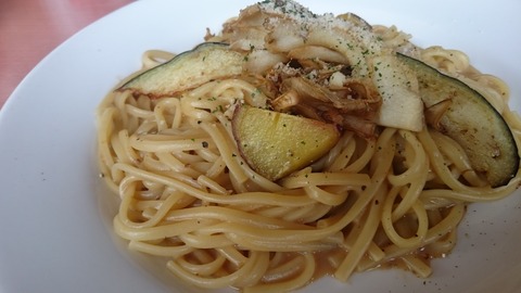 デニーズランチと鮭とジャガイモの命のスープ