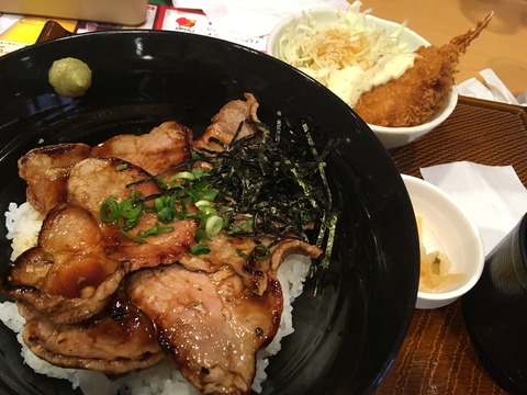 雨のお墓参りとガストランチと平成の終焉