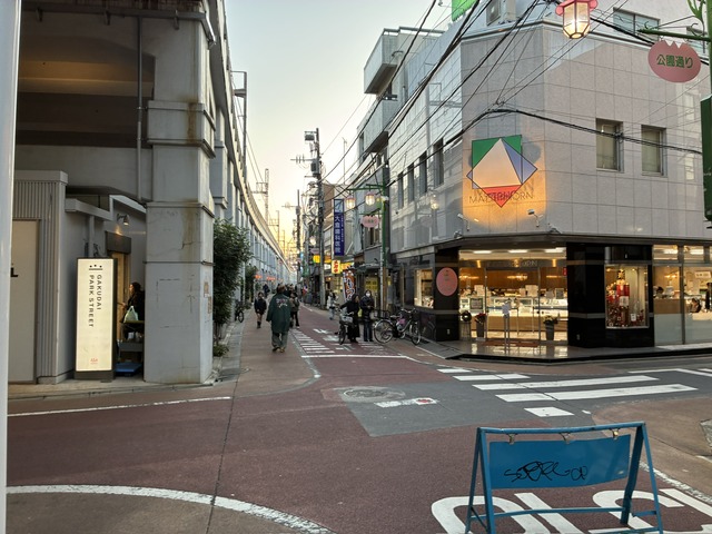 6B332B5B-6D13-4E77-843B-58E3DF8BED70_1_102_o