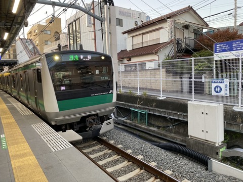 6E28057E-BDEA-4704-A997-FEB41EF5F101
