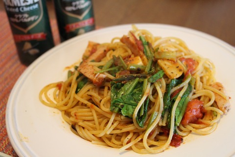 オレガノパスタとターサイと三島由紀夫