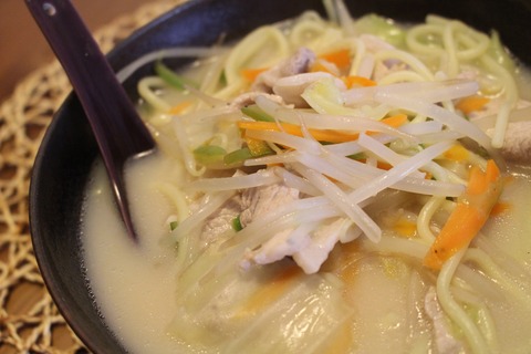 長崎ちゃんぽんとジャズ漫画と眠り犬