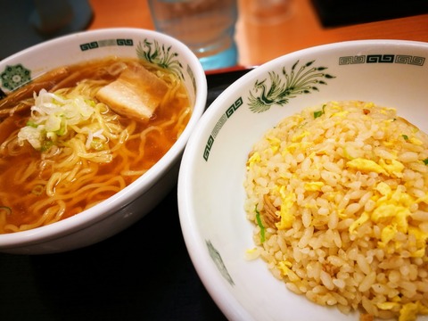 日高屋半ランチとジャーマンポテトとオトモモチ
