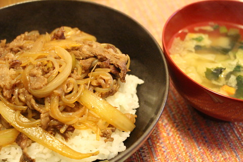 牛丼ランチと爪切りと鮭のレンジ焼き