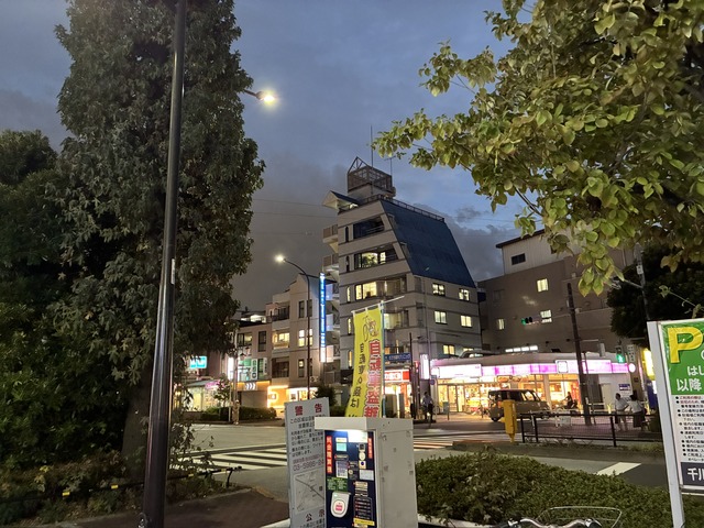 AAE603D0-E4C7-47DC-B6AB-2568EECA9DE5_1_102_o