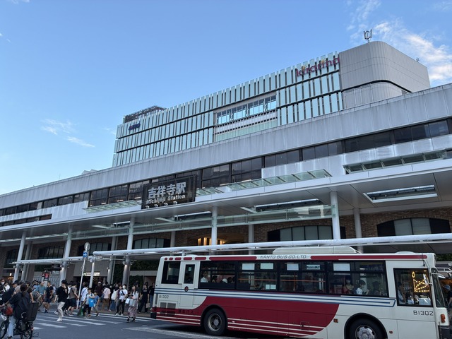 C3DCA9D2-AD2C-4EBD-9F4D-AD0623C24C62_1_102_o