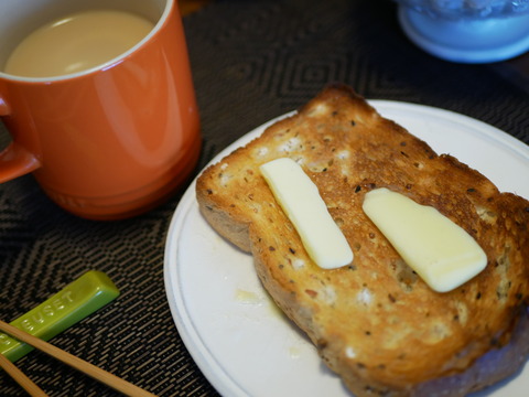 夏盛り。トーストランチとローソン生姜焼き