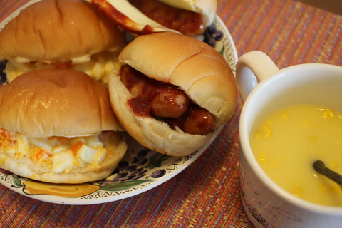 手作りロールサンドランチと愛のフランス大統領選