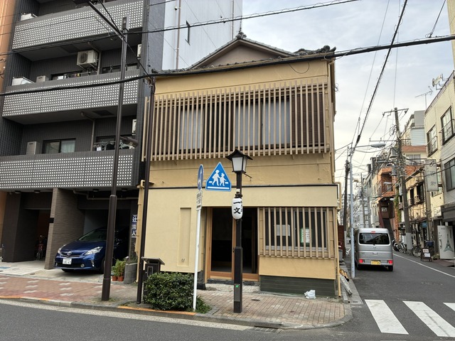 5EBDFE69-0A4A-4E43-B61A-9BCC3FAEE63C_1_102_o