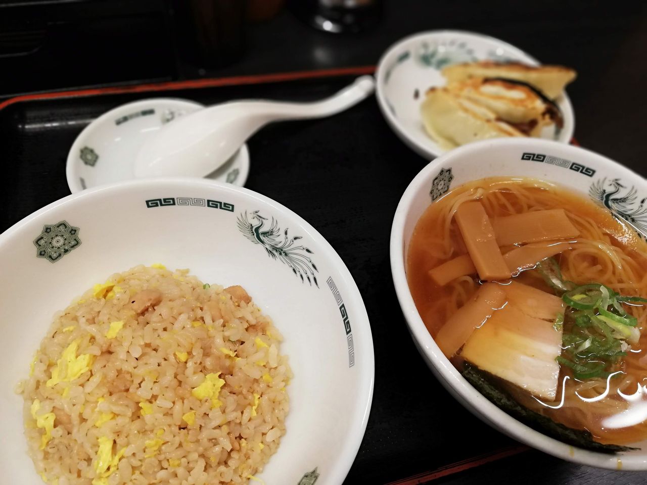 曇天の日高屋半ラーチャー餃子セットと重ね蒸し 観音裏黄昏備忘録 曇天の日高屋半ラーチャー餃子セットと重ね蒸し 観音裏黄昏備忘録