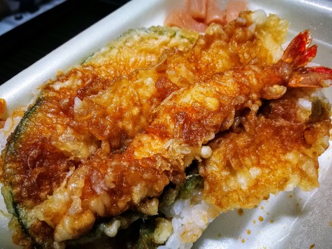 天丼弁当とオクラと大阪のたこ焼き