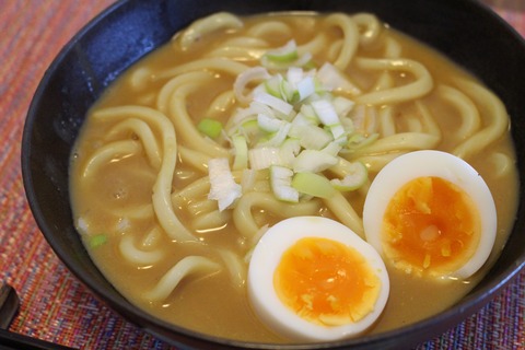 古奈屋のカレーうどんとエッグタイマー