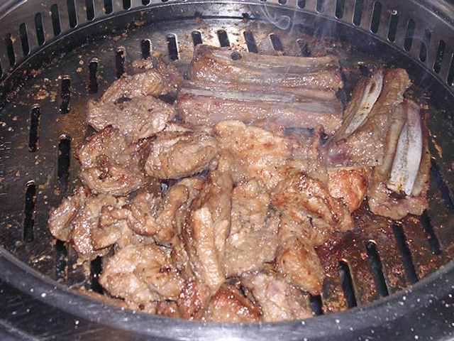 新大久保 ぐいなら さんで 豚骨付カルビ を食してきましたぁ 韓ドラのたまり場