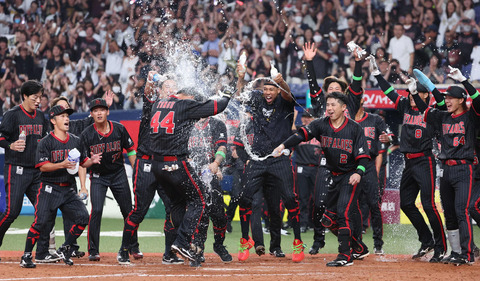 【2025/8/1 B4×-2F】9回にオリックス・杉本が反撃し、その後頓宮が逆転サヨナラ3ランホームランを放ち決着！2番手で登板したドラフト6位ルーキー・片山楽生はプロ初勝利！