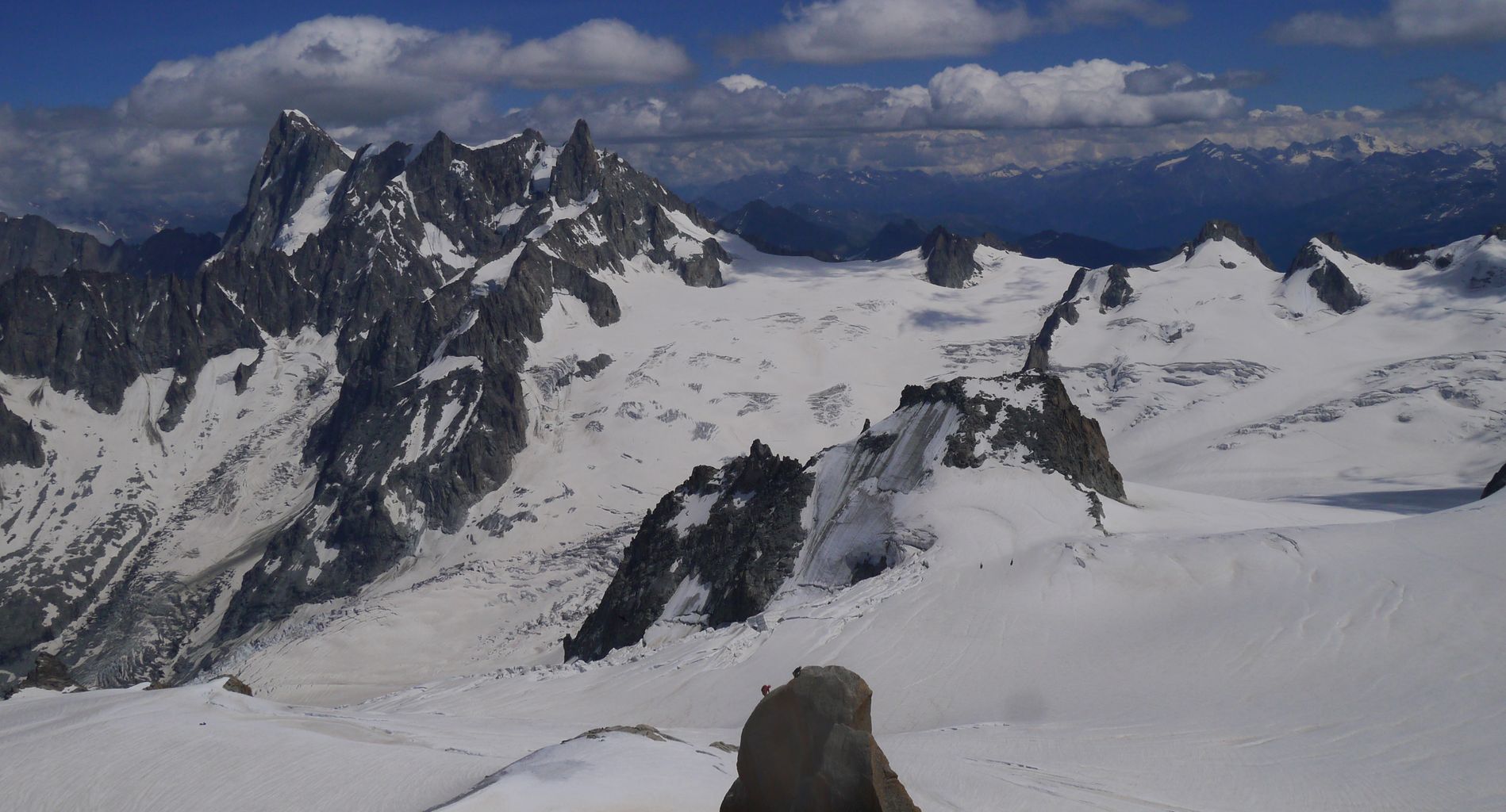 スイス周遊紀行 モンブラン エギーユ デュ ミディ展望台での スカイウォークスリル 平成 令和徒然紀行 Jupiterhのblog 旅と書評 平成 令和徒然紀行 スイス周遊紀行 モンブラン エギーユ デュ ミディ展望台での スカイウォークスリル 平成 令和徒然紀行 Jupiterhのblog 旅と書評 平成 令和徒然紀行