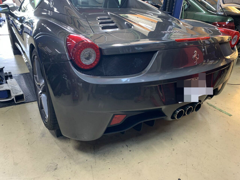 フェラーリ458スパイダー ブリリアントマフラー取り付け開始
