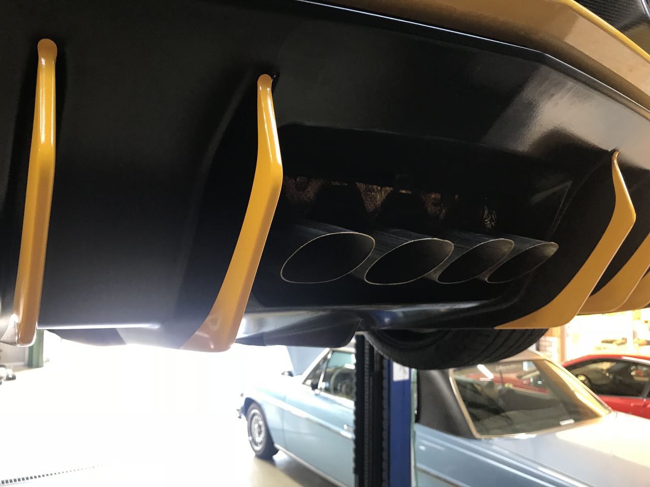 アヴェンタドールSV マフラー交換 : justice_osakaのblog